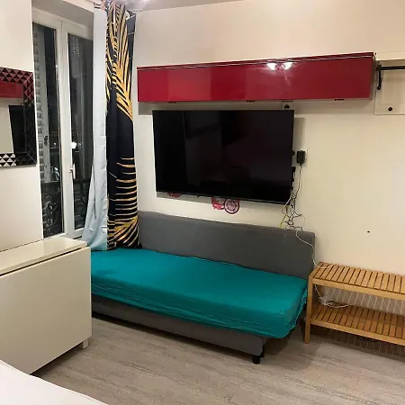 17 Cardinet Studio